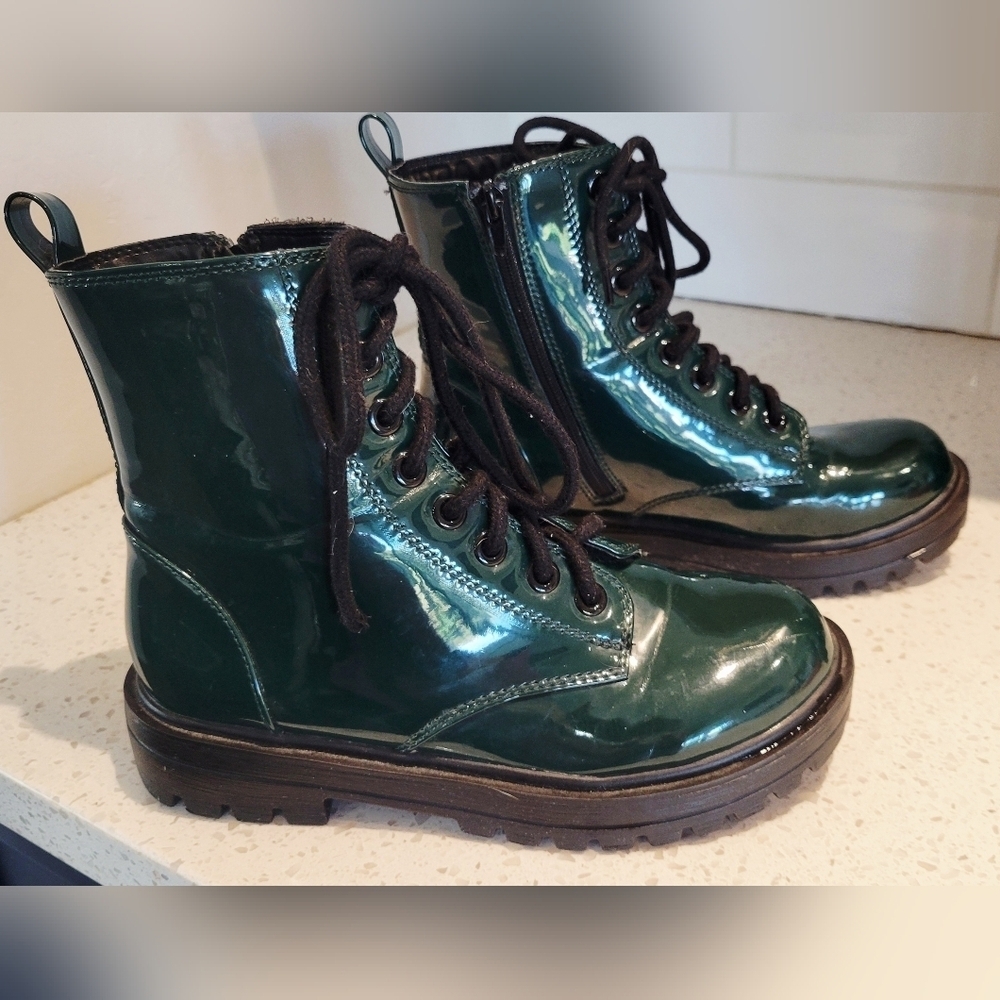 Soda Shiny Emerald Green Lace-Up Combat Boots | Size 5